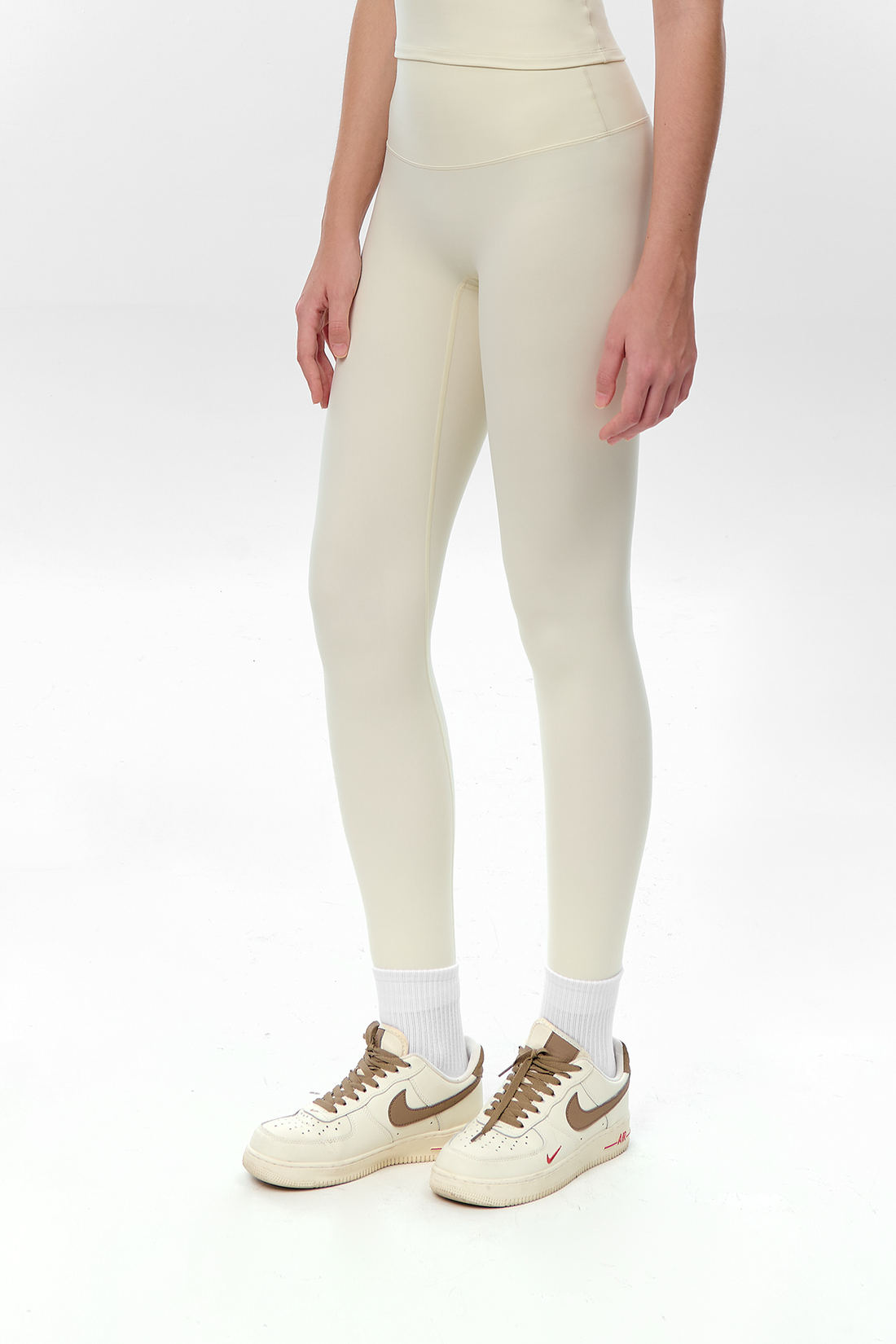 LOLA FIT CLUB | Cream | Women&