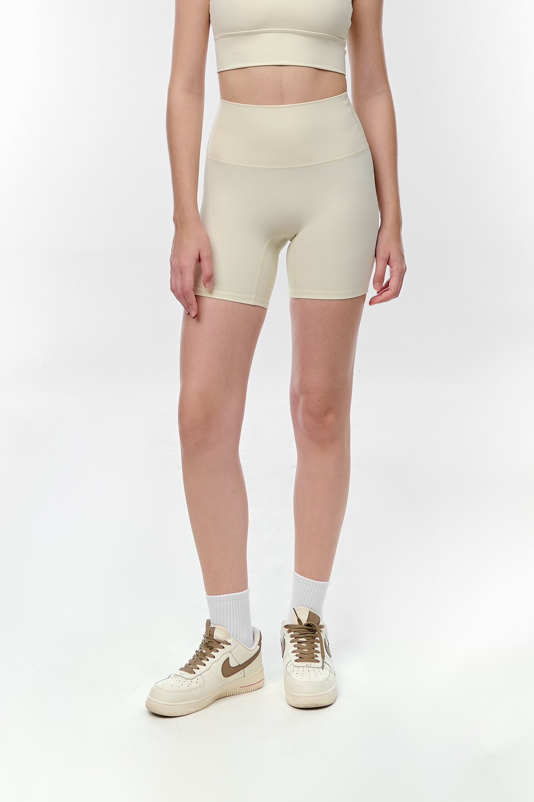 LOLA Activewear Malaysia  | Flow Shorts in Cream | Flattering Fit